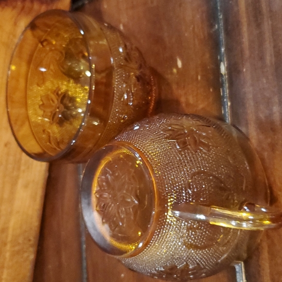 Pair of Amber Tiara sadwich glass tea cups - Picture 3 of 4